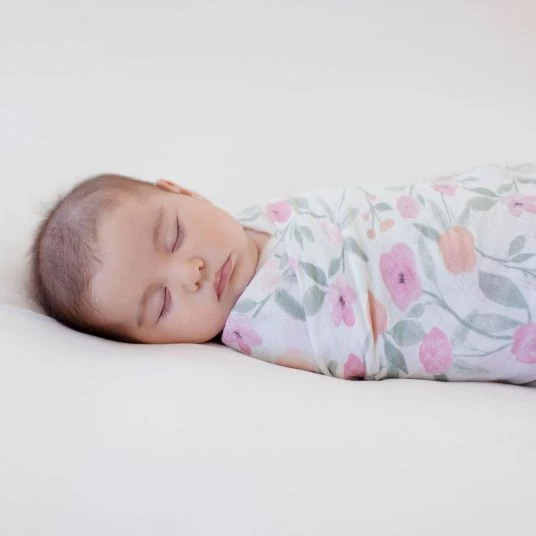 Aden + anais Mullwindel / Mulltuch / Pucktuch - Classic Swaddles - 4er Pack - 120 x 120 cm - Ma Fleur 6 Aden + anais Mullwindel / Mulltuch / Pucktuch - Classic Swaddles - 4er Pack - 120 x 120 cm - Ma Fleur – Bild 6