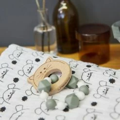 Lässig Greif- & Beißring aus Holz mit Silikonkette - Little Chums Cat -Wickeln Verkaufsladen lassig greif beissring aus holz mit silikonkette little chums cat 1313006108 d5